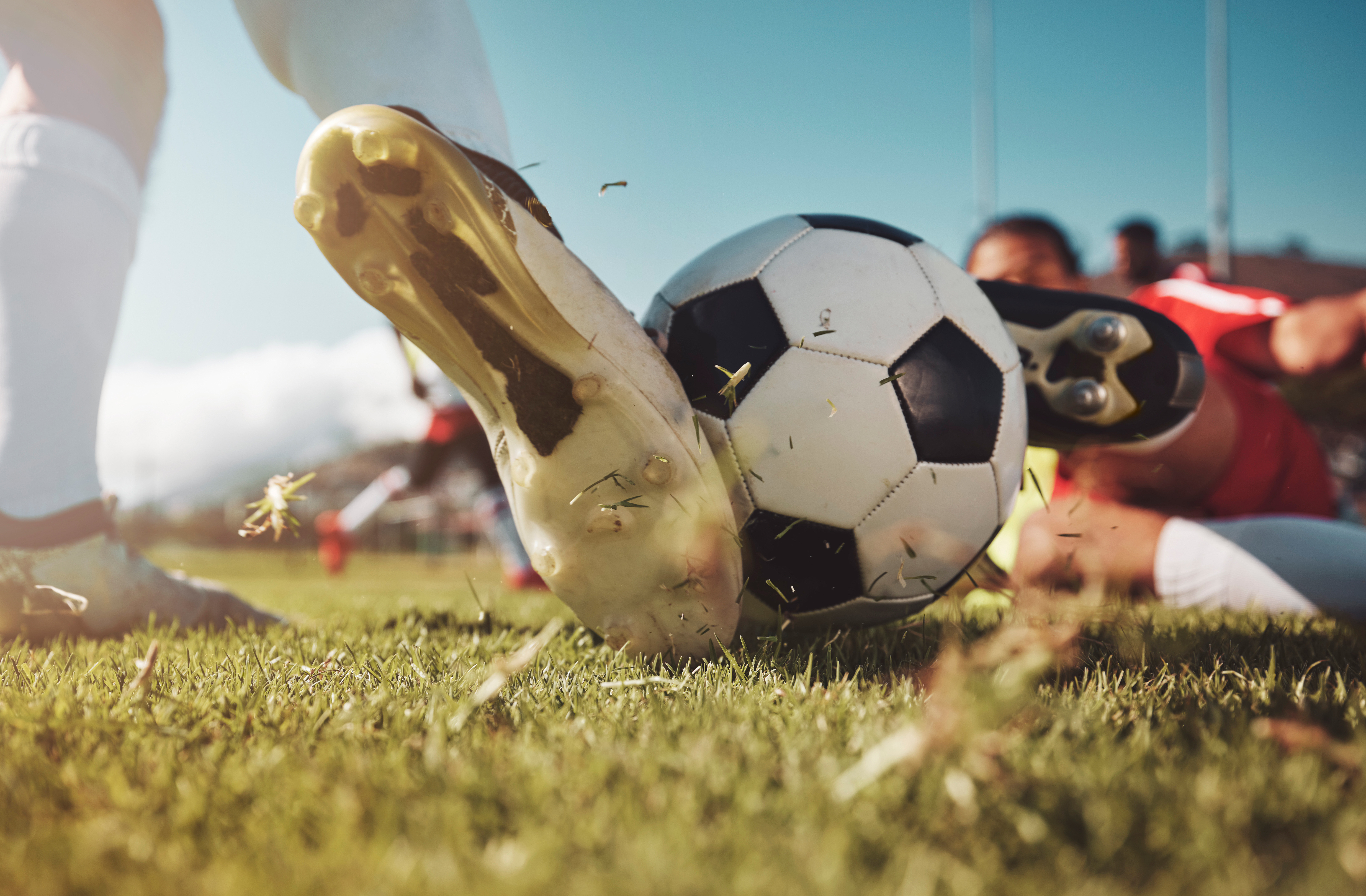 Přes 8 milionů Kč pro mládežnický fotbal: ČSOB a FAČR nabírají 158 nových trenérů